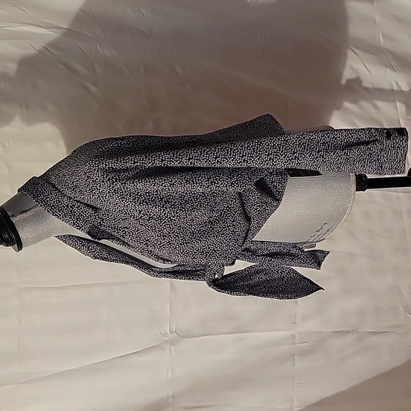 Forever 21 Contemporary Black & Gray Front Tie Shirt, Size: L, NWT - Picture 3 of 8